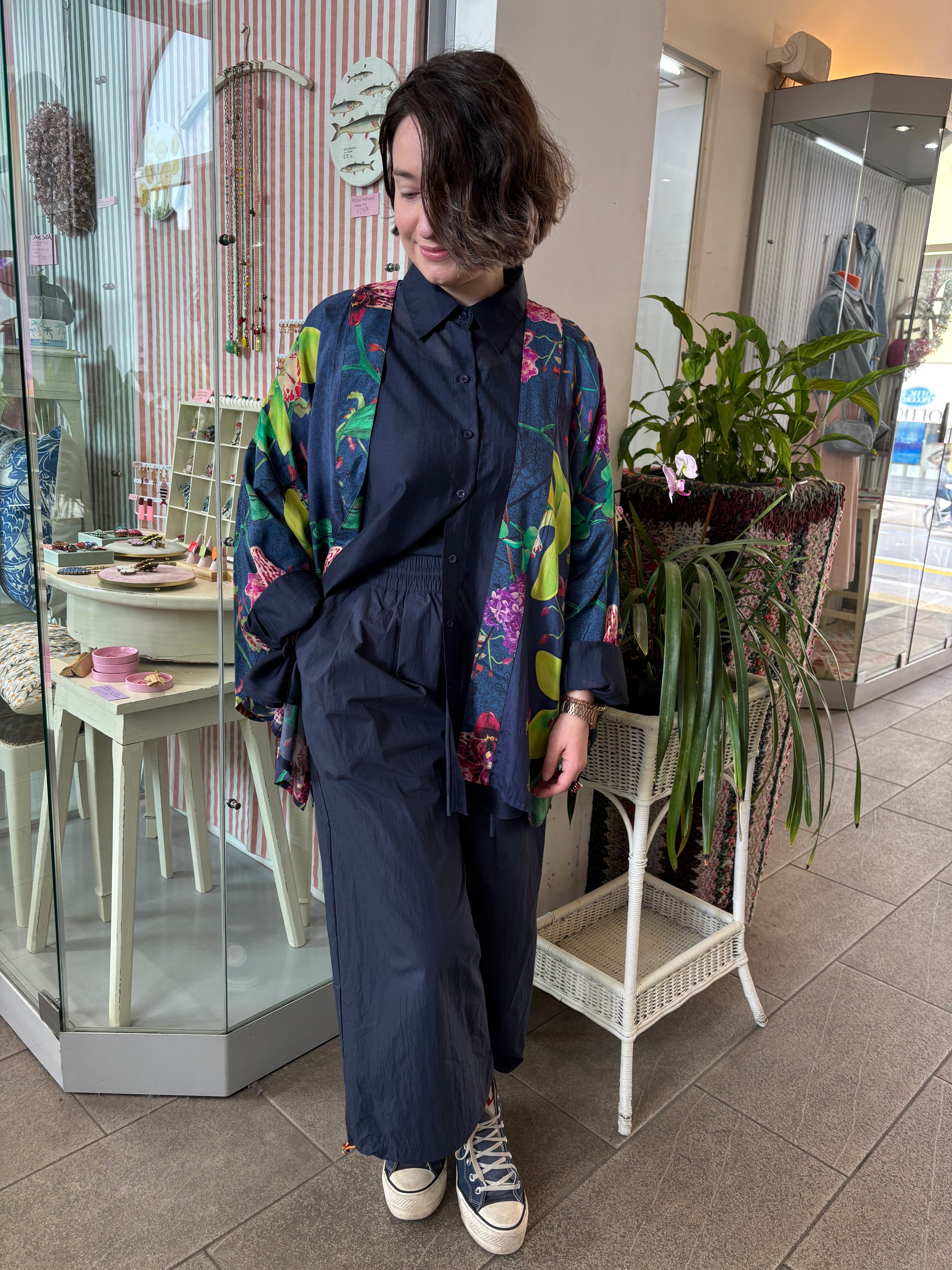 Completo pantalone e camicia blu